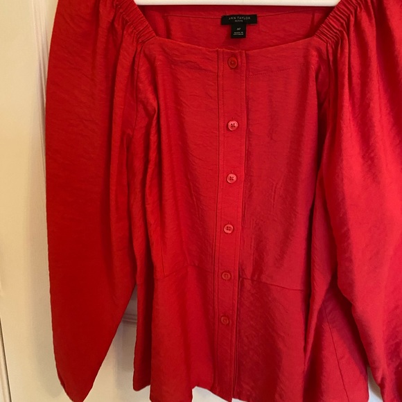 Ann Taylor Petite Top - Medium - Picture 4 of 6